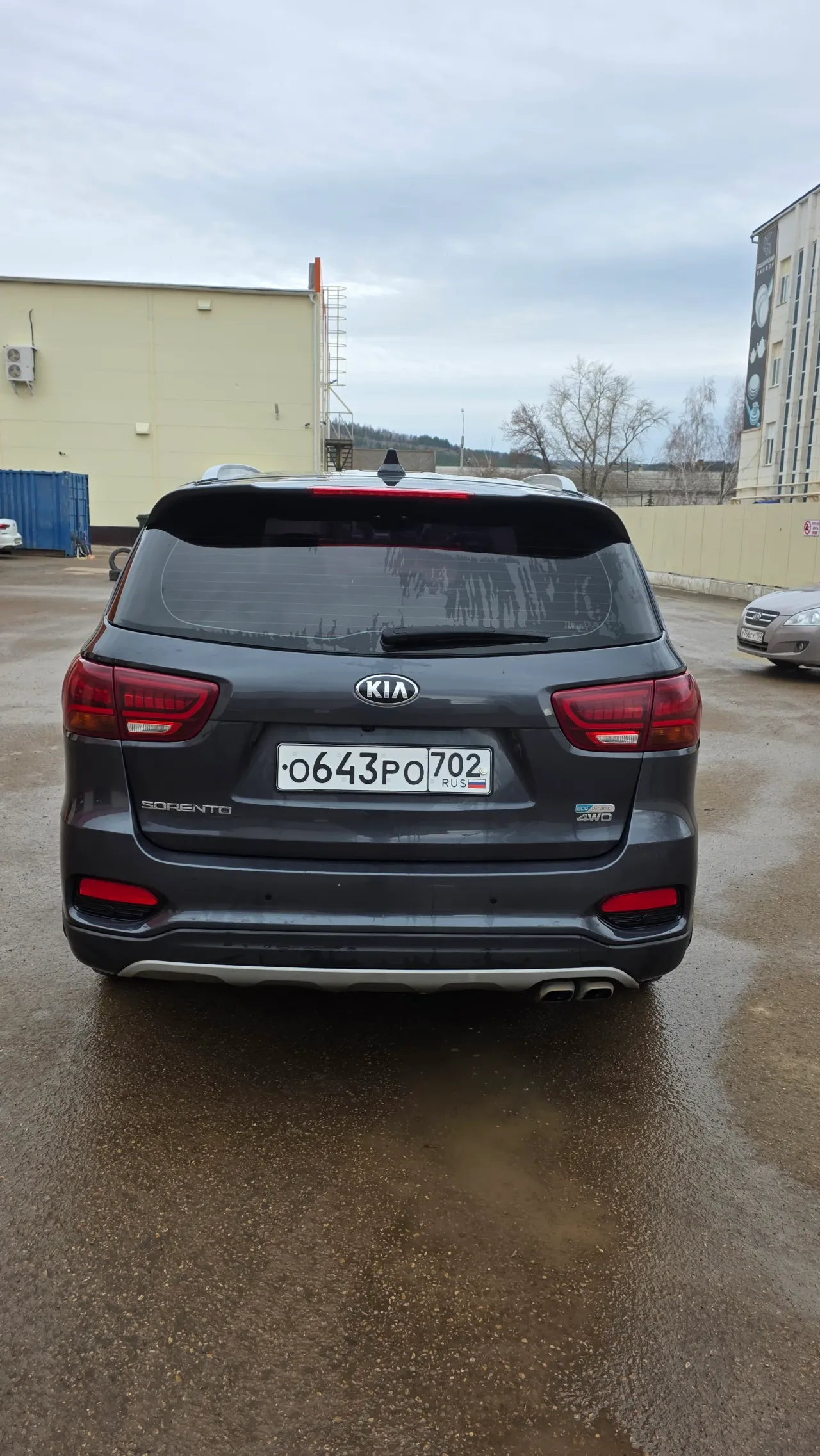 KIA Sorento Prime — идеальный кроссовер по цене ниже рынка! 🔥ухоженный и полностью обслуженный KIA Sorento Prime, привезён из Кореи, в России с 2022 года. Автомобиль в отличном состоянии — сел и поехал без вложений. 💥 Главное преимущество — цена ниже рынка на 500 000 ₽! А значит, вы получаете максимум автомобиля за минимальные деньги. Почему стоит обратить внимание: ✔️ Надёжный корейский сборочный автомобиль ✔️ Богатая комплектация — есть всё для комфорта и удовольствия от вождения: подогрев руля, подогрев и вентиляция сидений, климат контроль, круиз контроль, салон кожа с электроприводом сидений, ✔️ Полностью обслужен — никаких скрытых проблем ✔️ Чистый и ухоженный салон ✔️ Отличное техническое состояние ✔️ Идеален как для города, так и для дальних поездок 🚗 Машина дарит уверенность на дороге и комфорт уровня выше своего класса. 📉 Причина продажи адекватная, без подвоха — расскажу по телефону. 📞 Такие предложения долго не задерживаются! Звоните или пишите прямо сейчас, пока автомобиль в наличии. Машина в собственности 3 года, есть полная информация по обслуживанию и эксплуатации автомобиля за весь срок.  Видео замерами толщиномера и автотеку по запросу, 