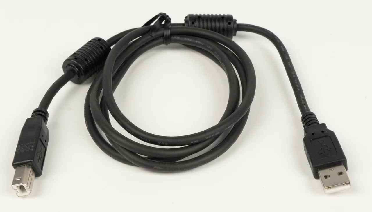 502 APM00-00DG-C028 ИНТЕРФЕЙСНЫЙ КАБЕЛЬ (USB)